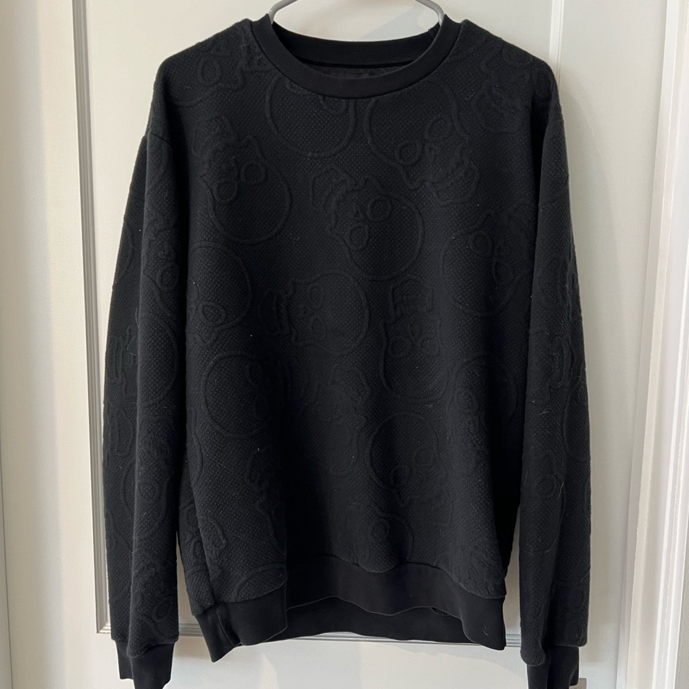 Zara men’s black crew neck sweatshirt with skulls embossed